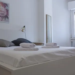 Flateli Roger 6 Apartment Barcelona